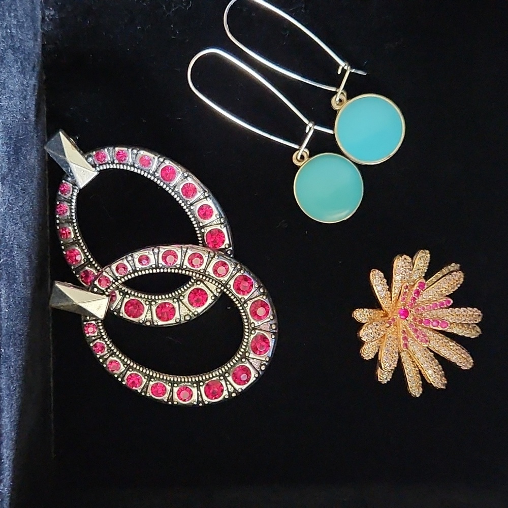 Earrings and neclaces